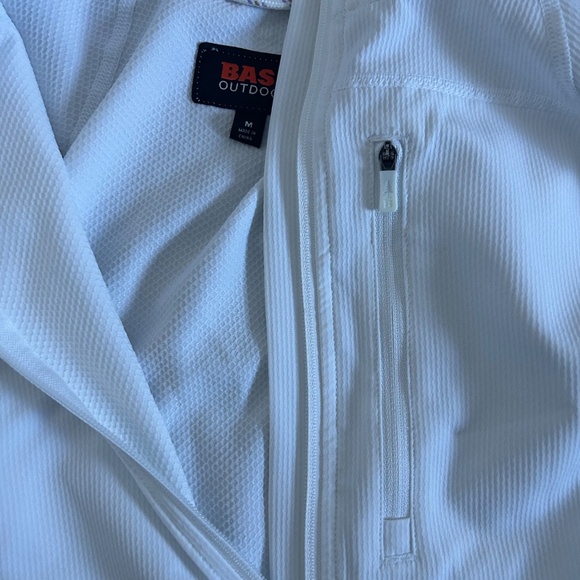 NWOT bass outdoor 3rd zip - Picture 4 of 5